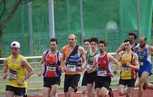 Meeting de Demi-Fond, Thibault sur 3000m . 