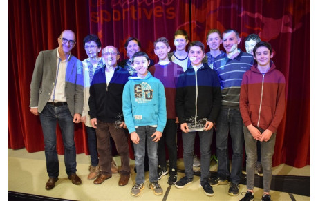 Etoiles Sportives  , l'Athlétisme à l'honneur .