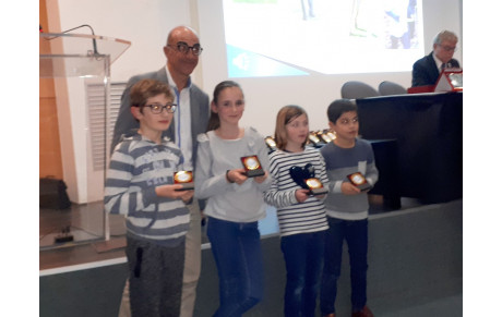 11 janvier , Trophées de l'athlé du comité 37 , 4 jeunes récompensés